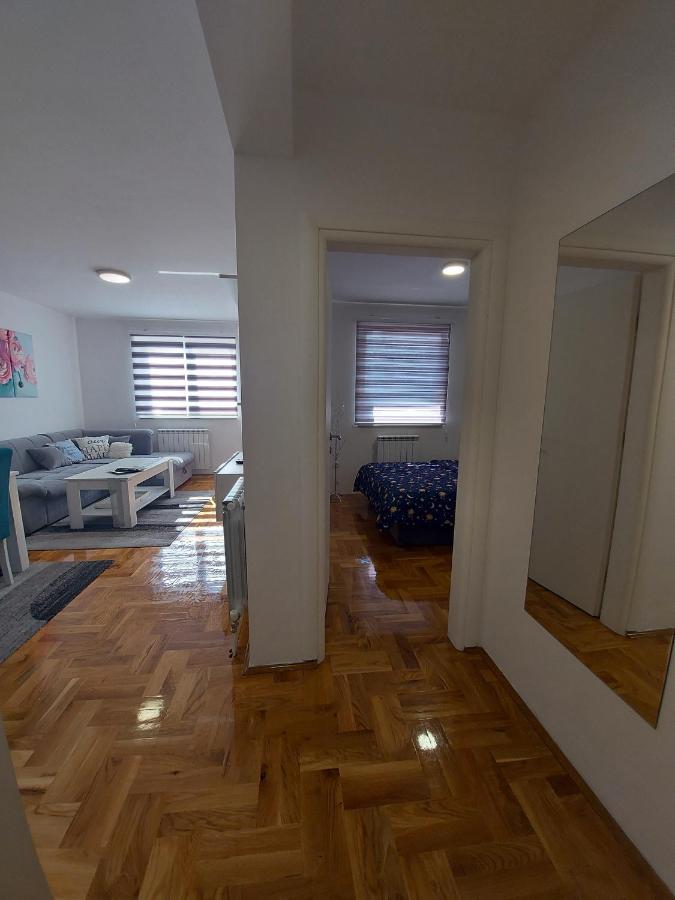 Apartman Victoria Lukavica Екстер'єр фото
