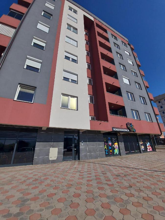 Apartman Victoria Lukavica Екстер'єр фото